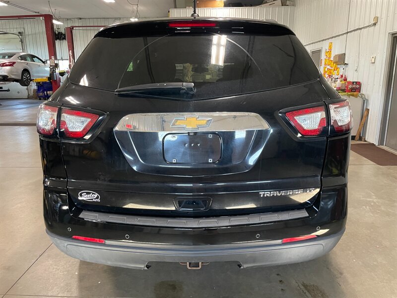 Used 2016 Chevrolet Traverse LT w/ Style and Technology Package FWD image 7