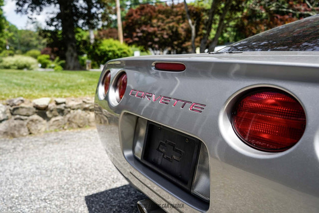 Used 2000 Chevrolet Corvette Coupe w/ Roof Pkg RWD image 56
