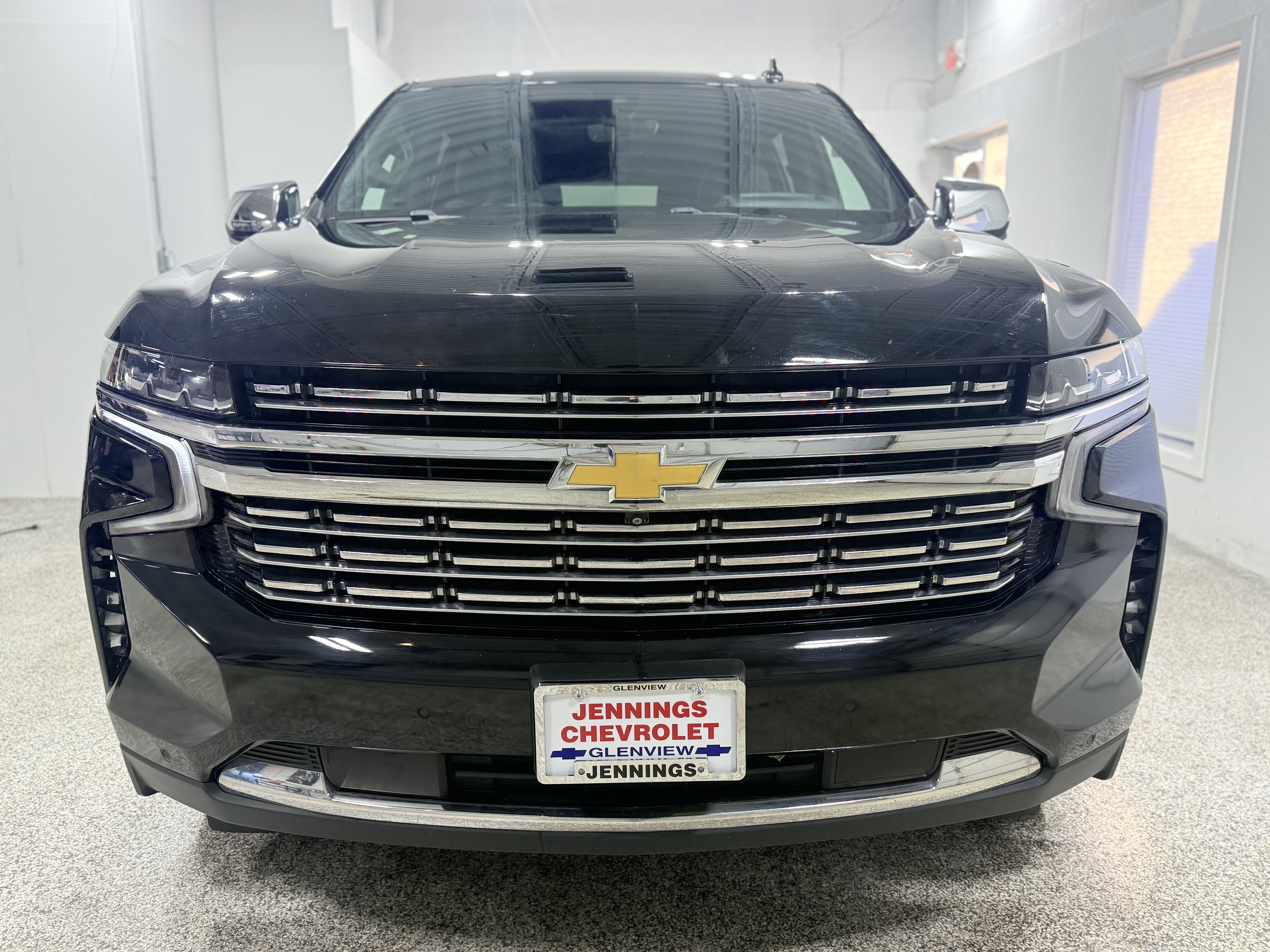 Used 2021 Chevrolet Suburban Premier w/ Premium Package image 2