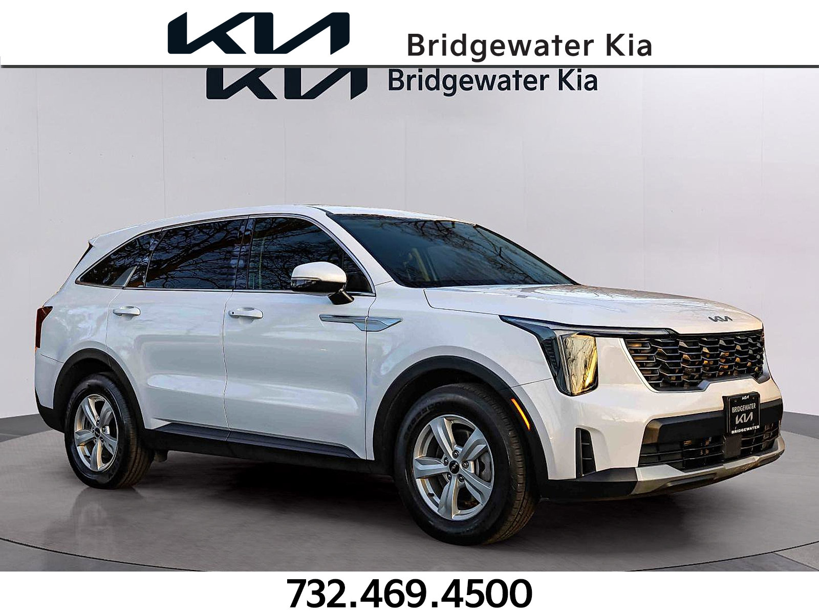 Certified 2024 Kia Sorento LX image 1