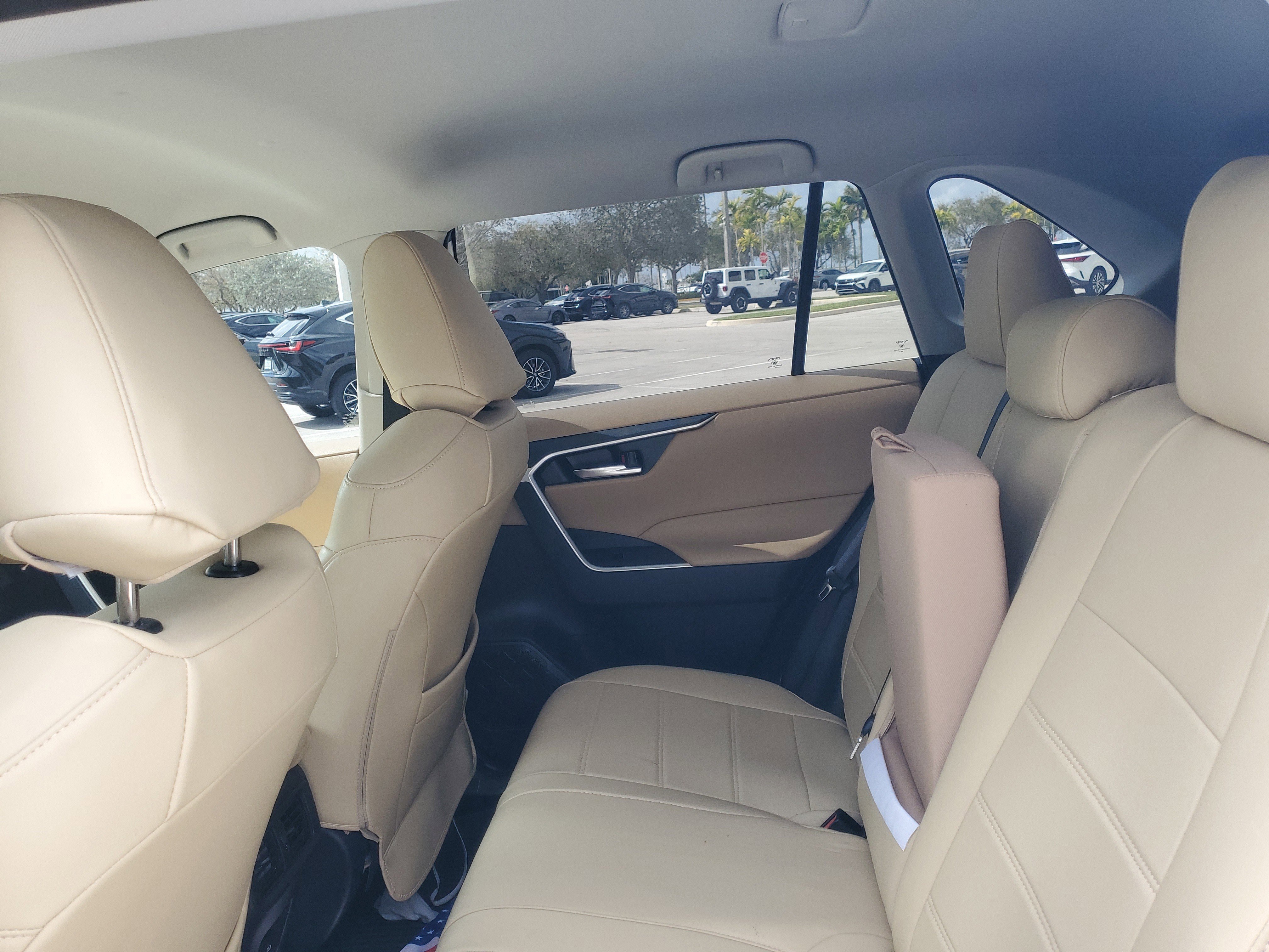 Used 2025 Toyota RAV4 XLE image 11