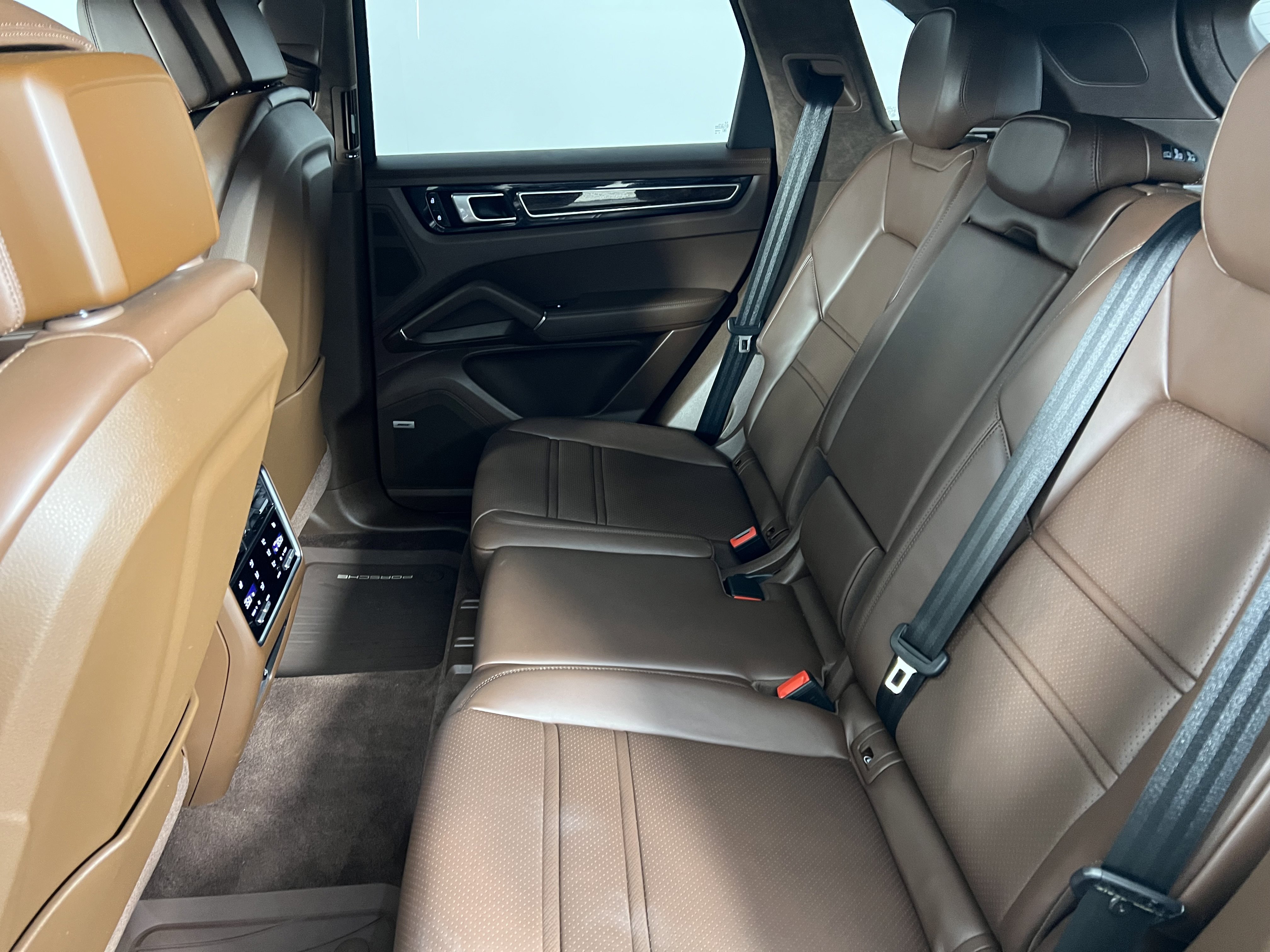 Used 2021 Porsche Cayenne GTS image 19