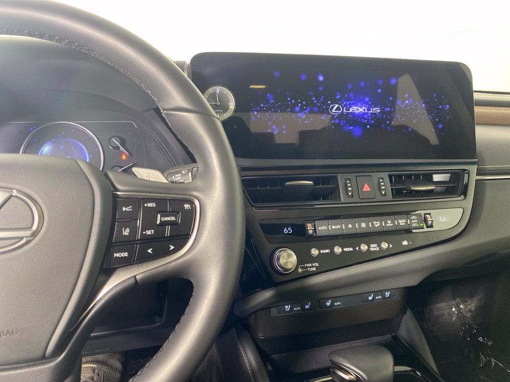 Certified 2024 Lexus ES 300h w/ Premium Package FWD image 17