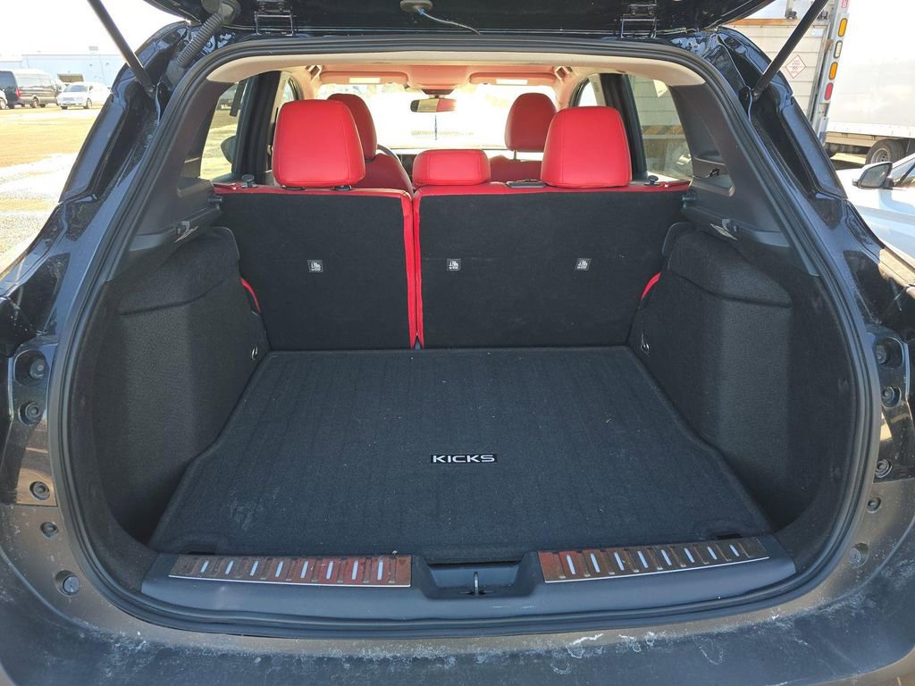 Used 2025 Nissan Kicks SV w/ Illumination Package image 11