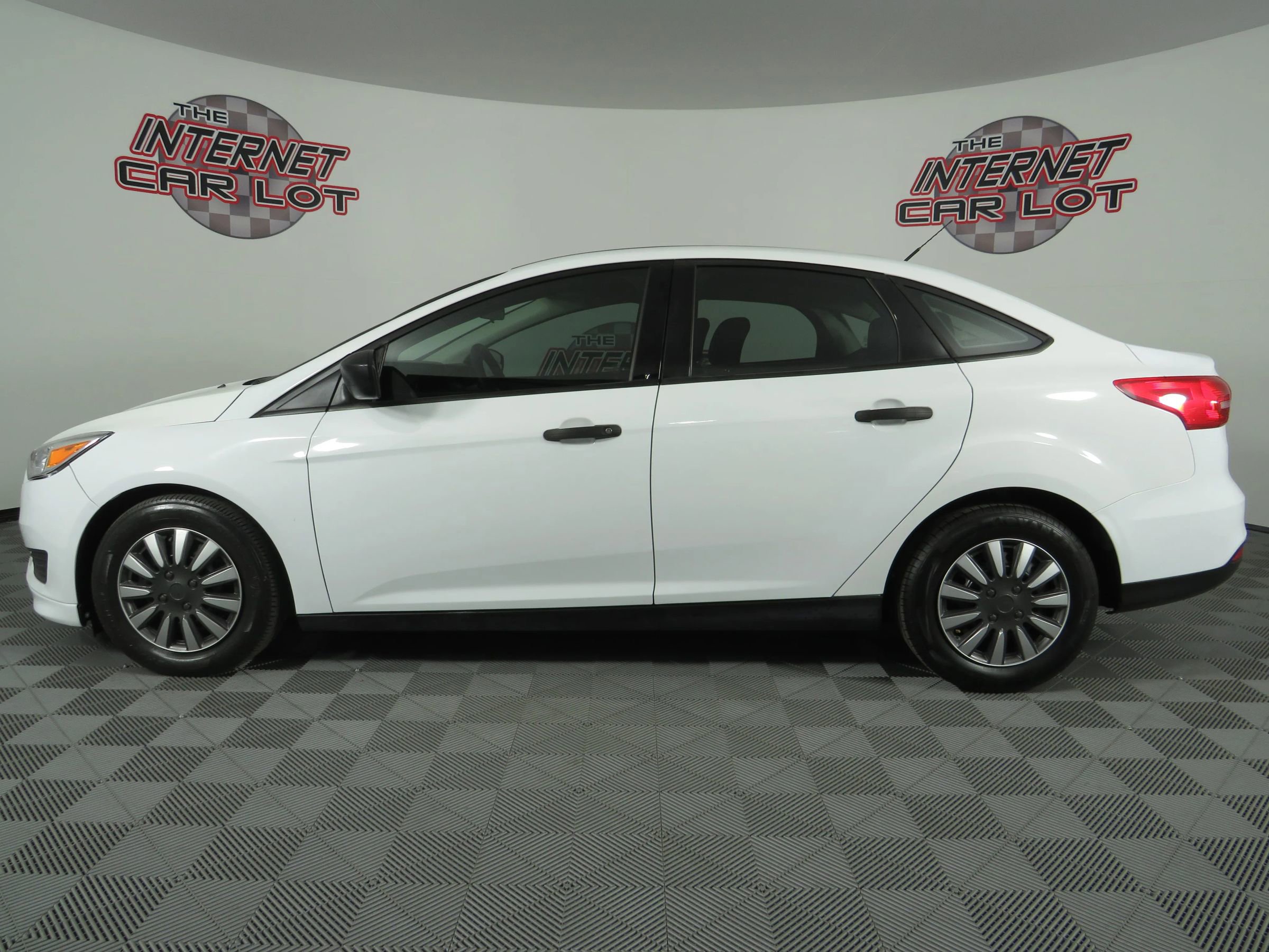 Used 2018 Ford Focus S FWD image 4