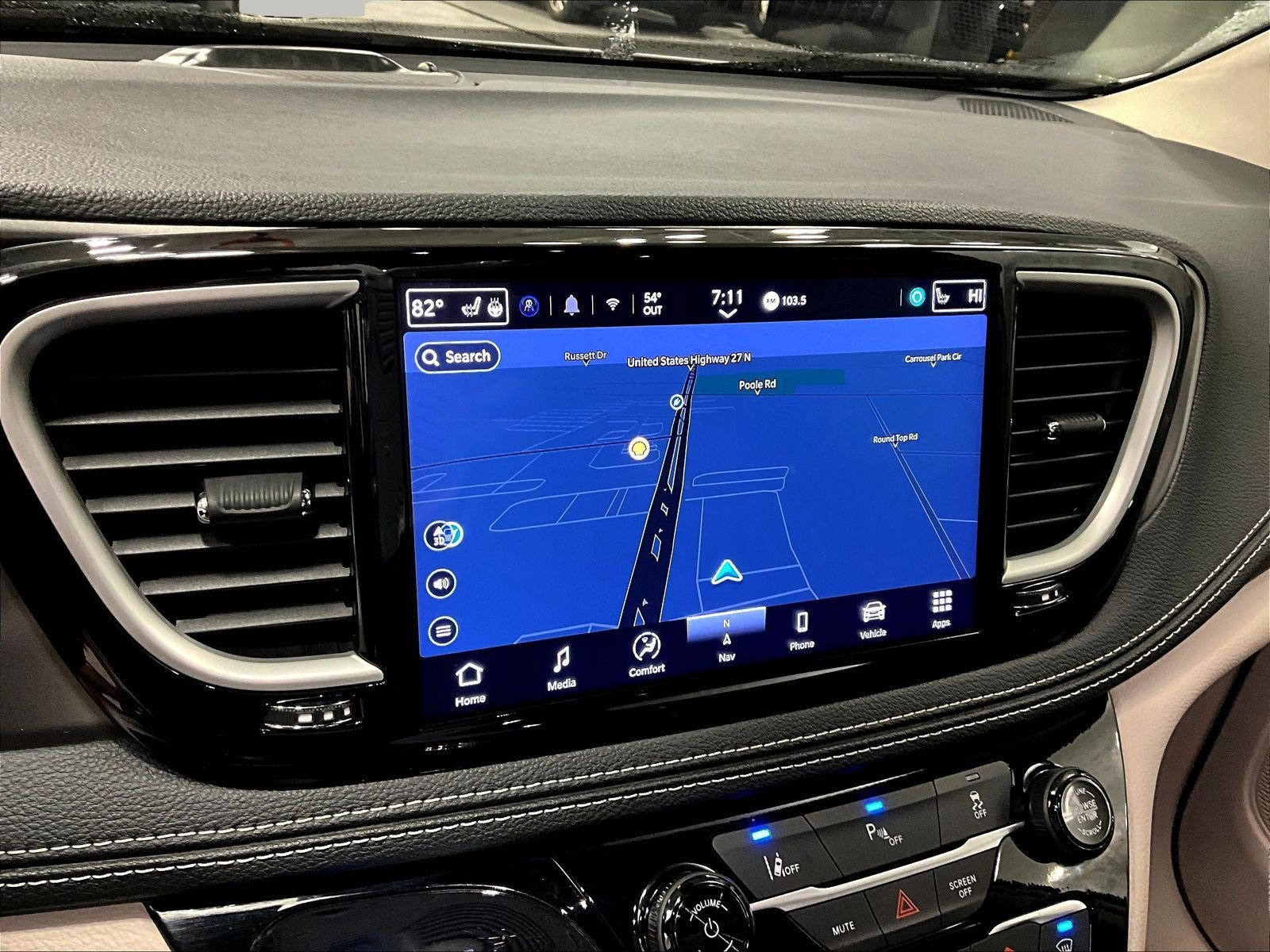 Used 2024 Chrysler Pacifica Limited FWD image 14