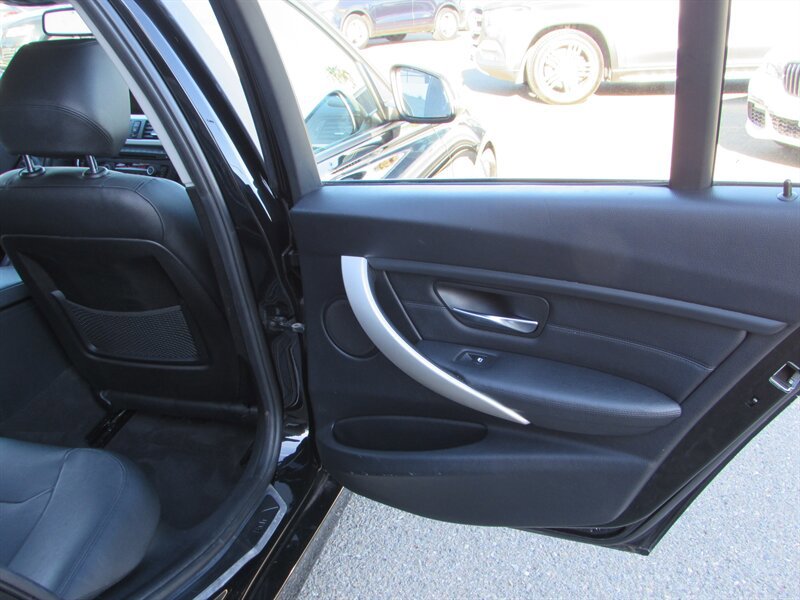 Used 2013 BMW 328i Sedan RWD image 16