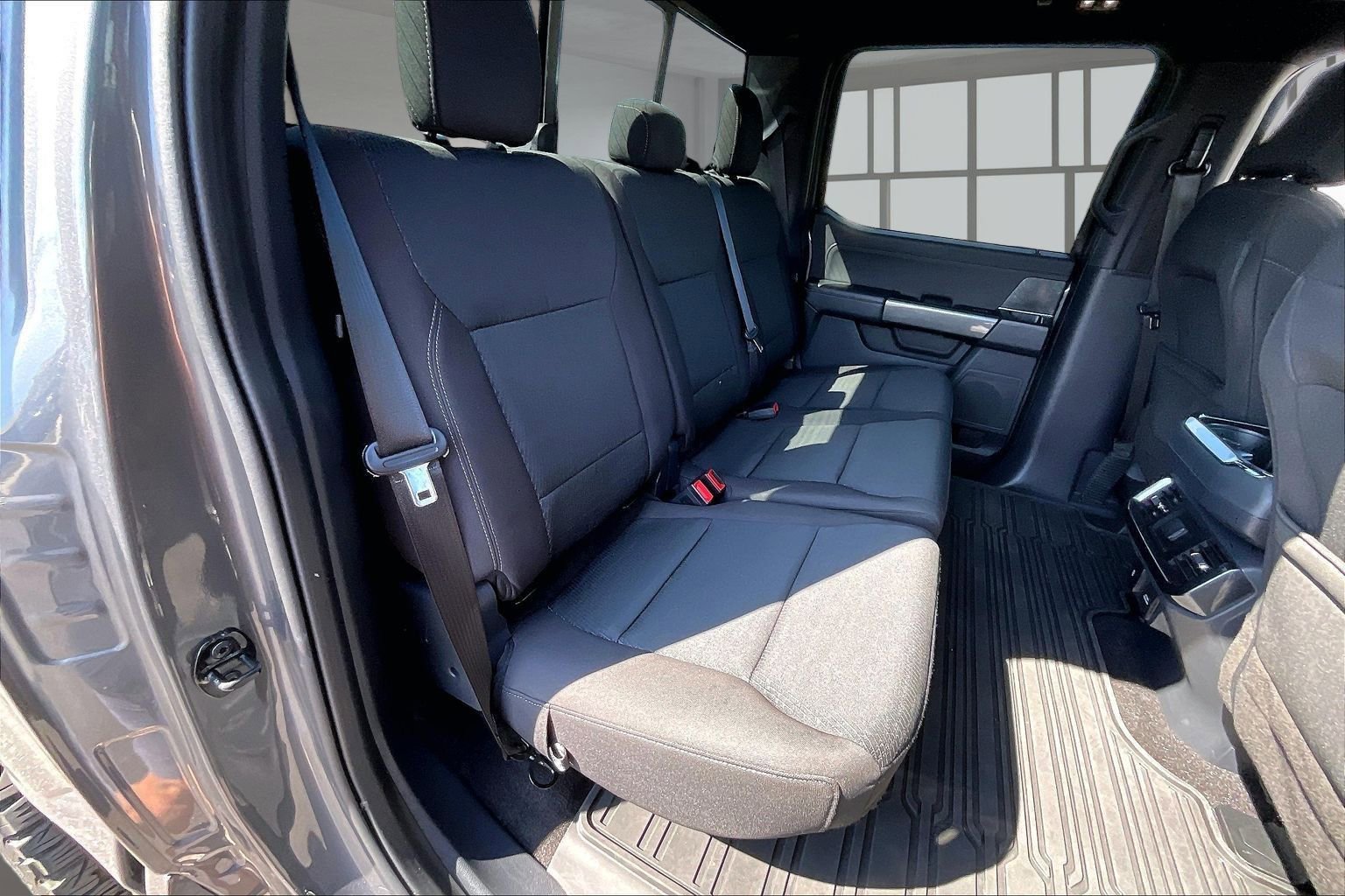 Used 2022 Ford F150 XLT w/ Equipment Group 302A High image 26