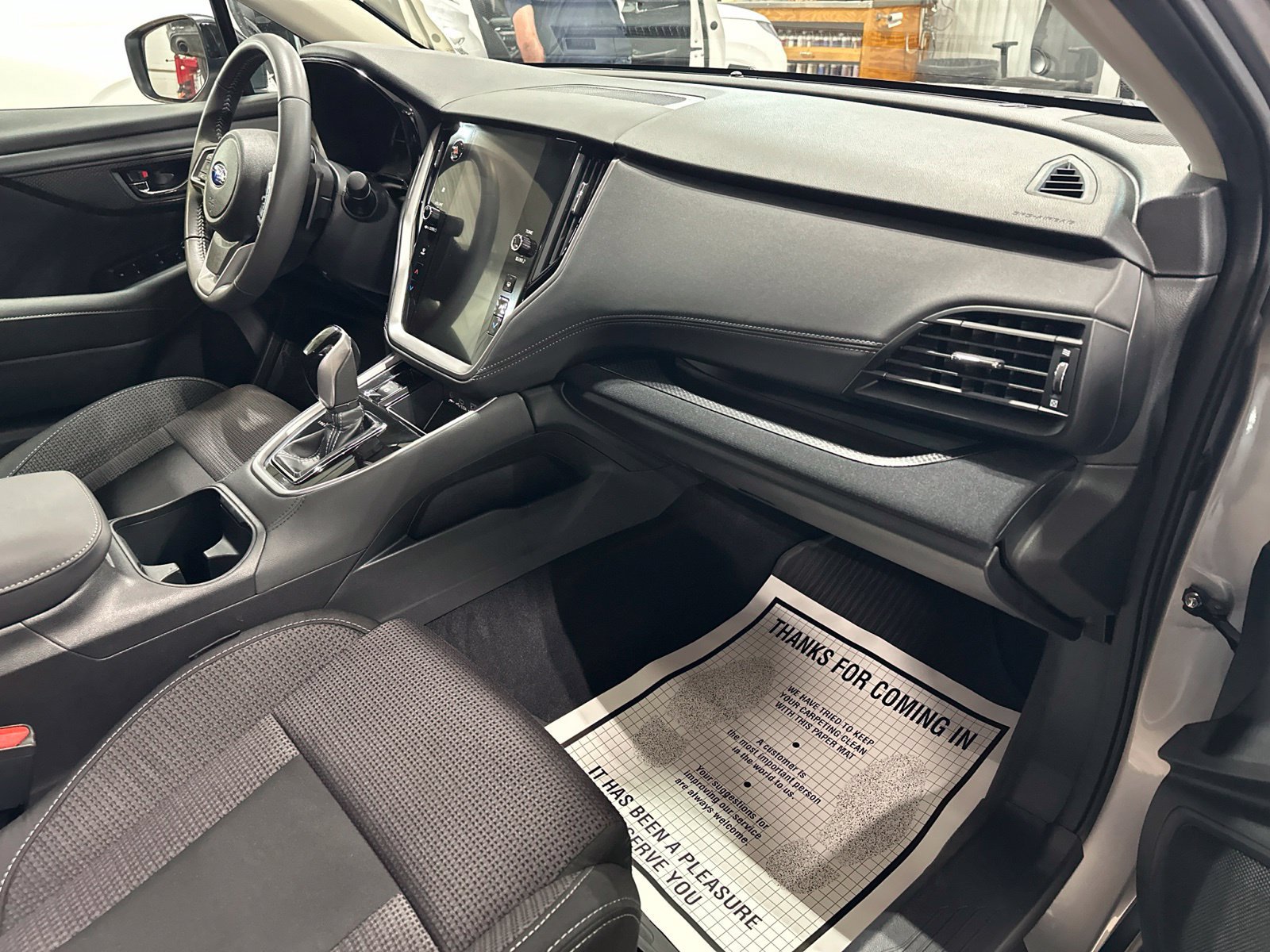 Used 2025 Subaru Outback Premium w/ Popular Package #1A AWD/4WD image 38