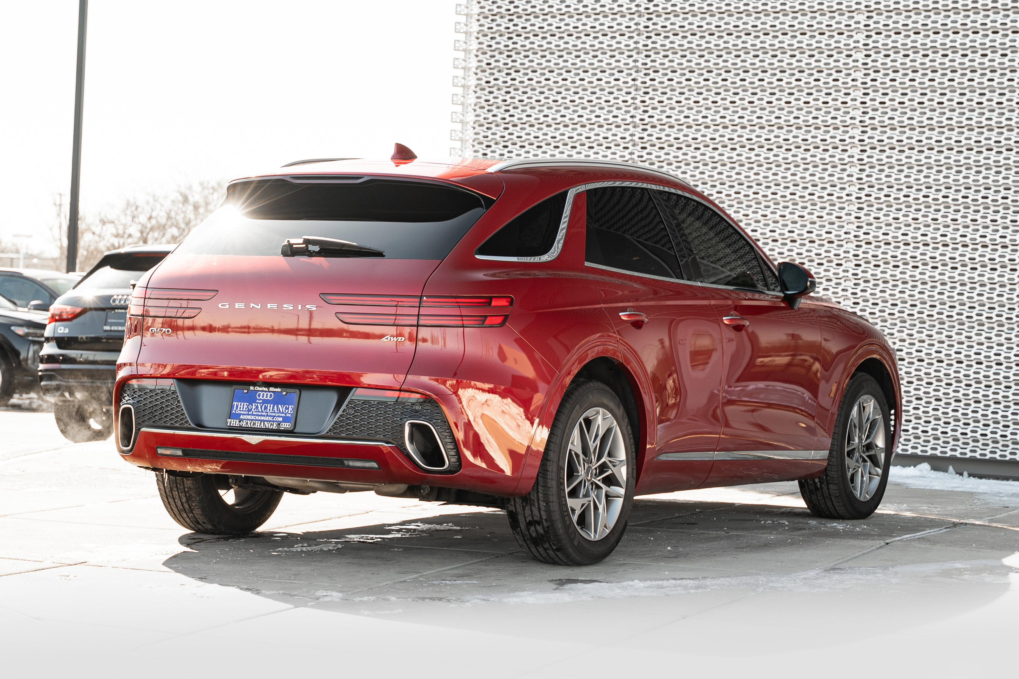 Used 2022 Genesis GV70 2.5T w/ Select Package image 4