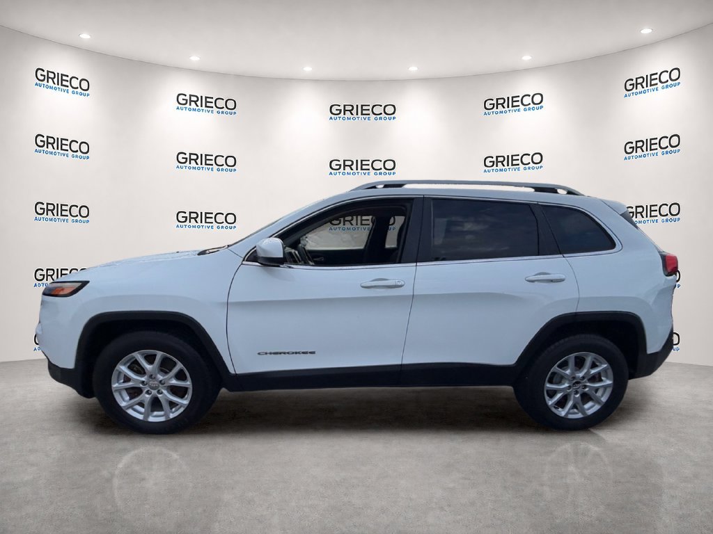 Used 2017 Jeep Cherokee Latitude w/ Cold Weather Group AWD/4WD image 3