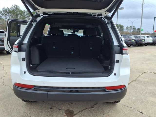 New 2025 Jeep Grand Cherokee Altitude image 17