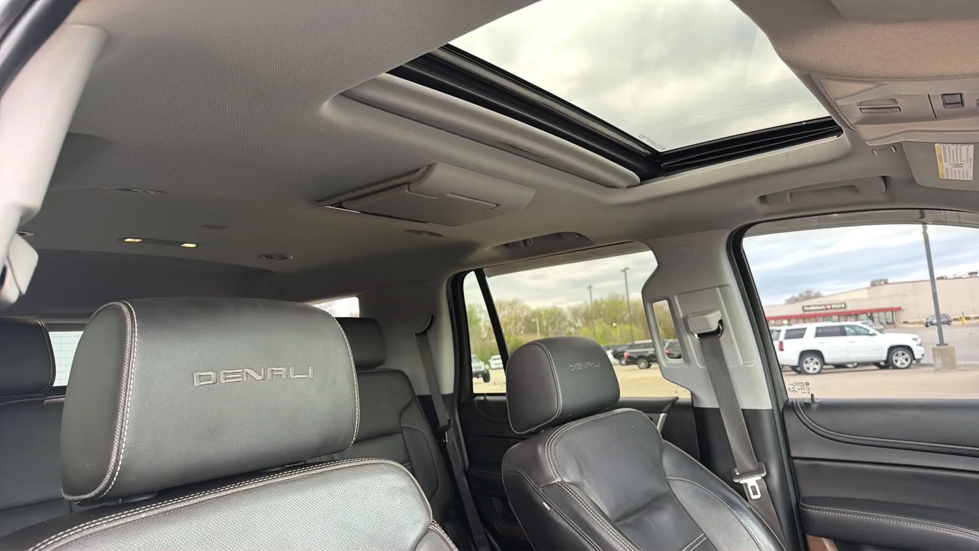 Used 2019 GMC Yukon Denali w/ Denali Ultimate Package image 91