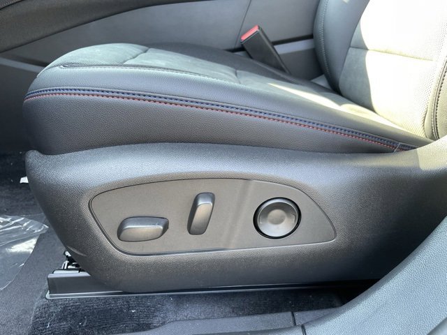 New 2025 Chevrolet Blazer EV RS image 12