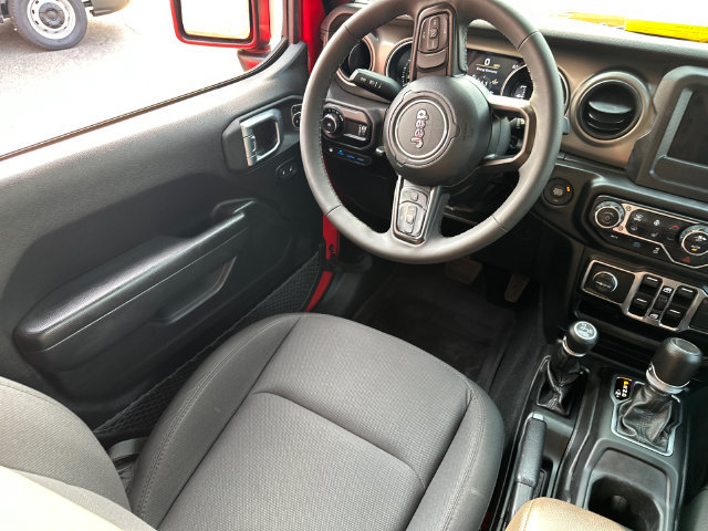 Used 2023 Jeep Wrangler Unlimited w/ Cold Weather Group AWD/4WD image 19