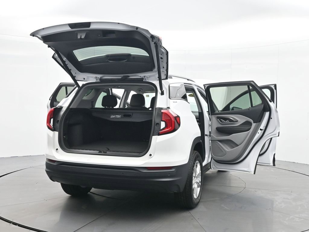 Used 2023 GMC Terrain SLE w/ Driver Convenience Package image 33