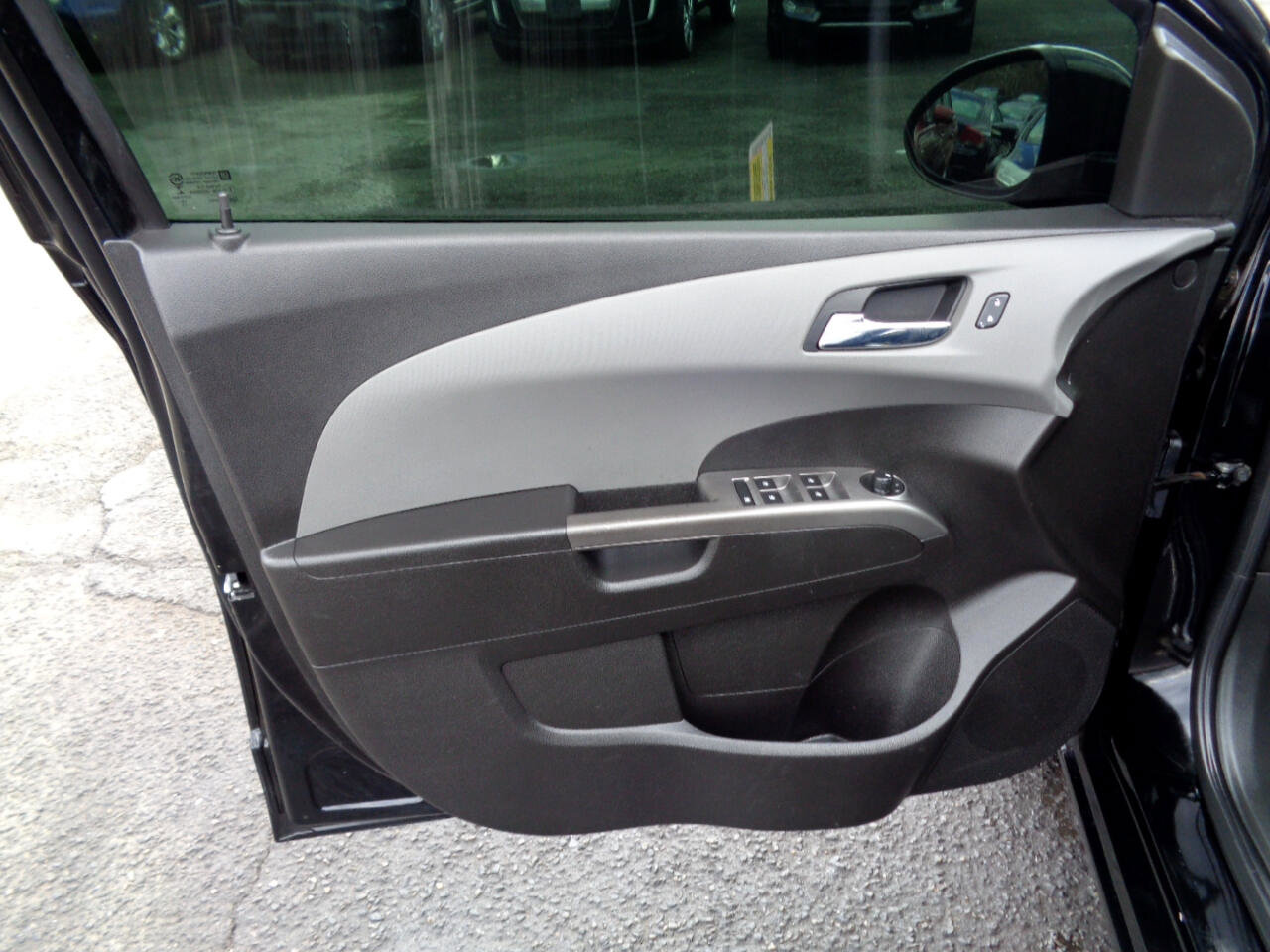 Used 2017 Chevrolet Sonic Premier image 21