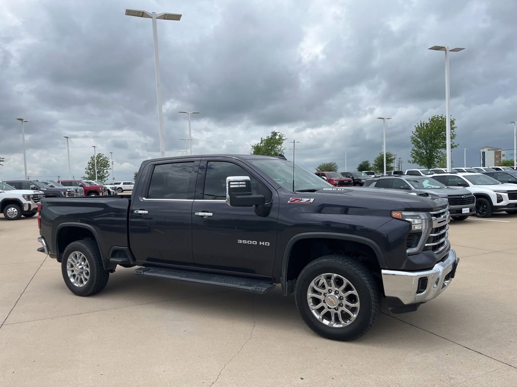 Used 2024 Chevrolet Silverado 3500 LTZ w/ LTZ Premium Package image 7