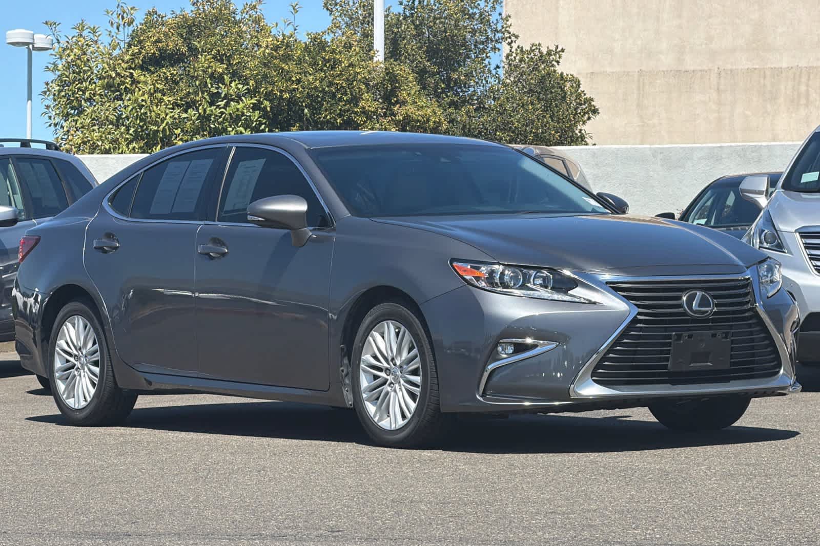 Used 2018 Lexus ES 350 w/ Accessory Package FWD image 5