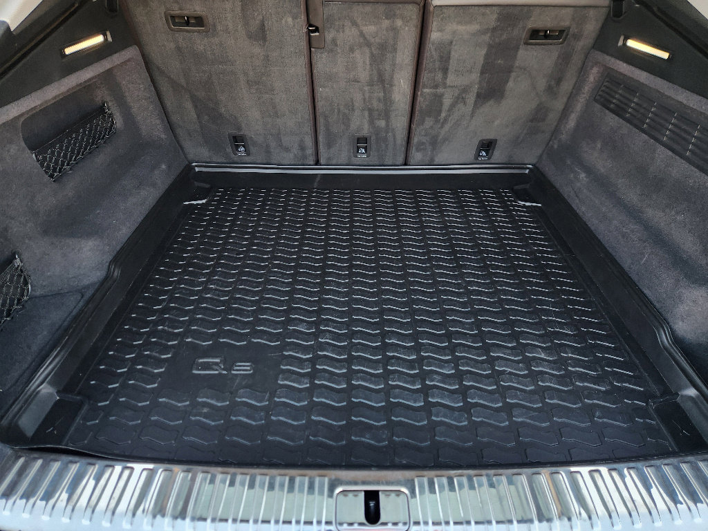 Used 2022 Audi Q8 Premium Plus image 32