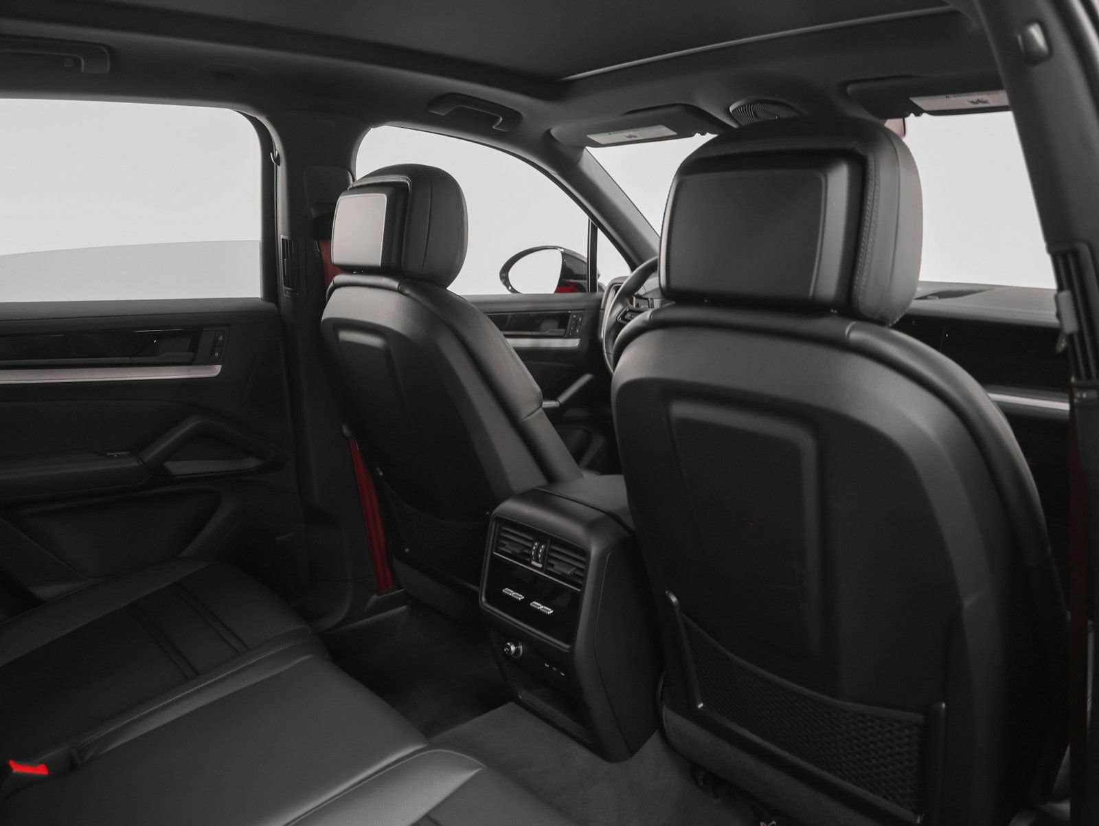 Certified 2025 Porsche Cayenne E-Hybrid AWD/4WD image 28