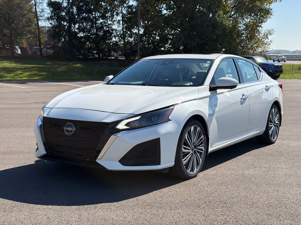 Used 2024 Nissan Altima 2.5 SL FWD image 2