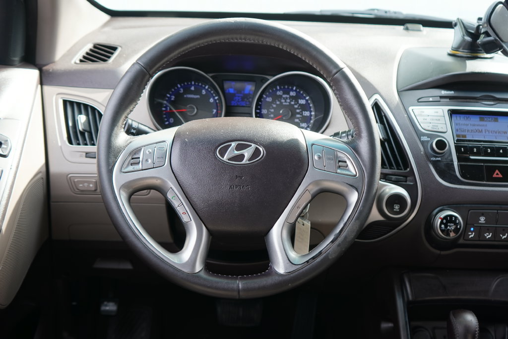 Used 2010 Hyundai Tucson GLS FWD image 13