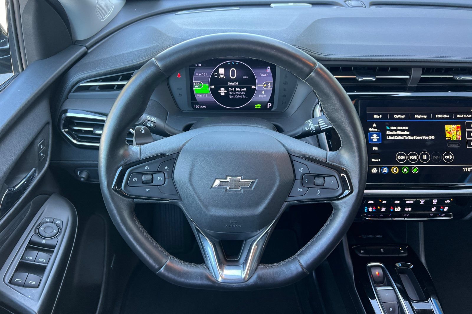 Used 2023 Chevrolet Bolt EUV Premier w/ Sun & Sound Package FWD image 17