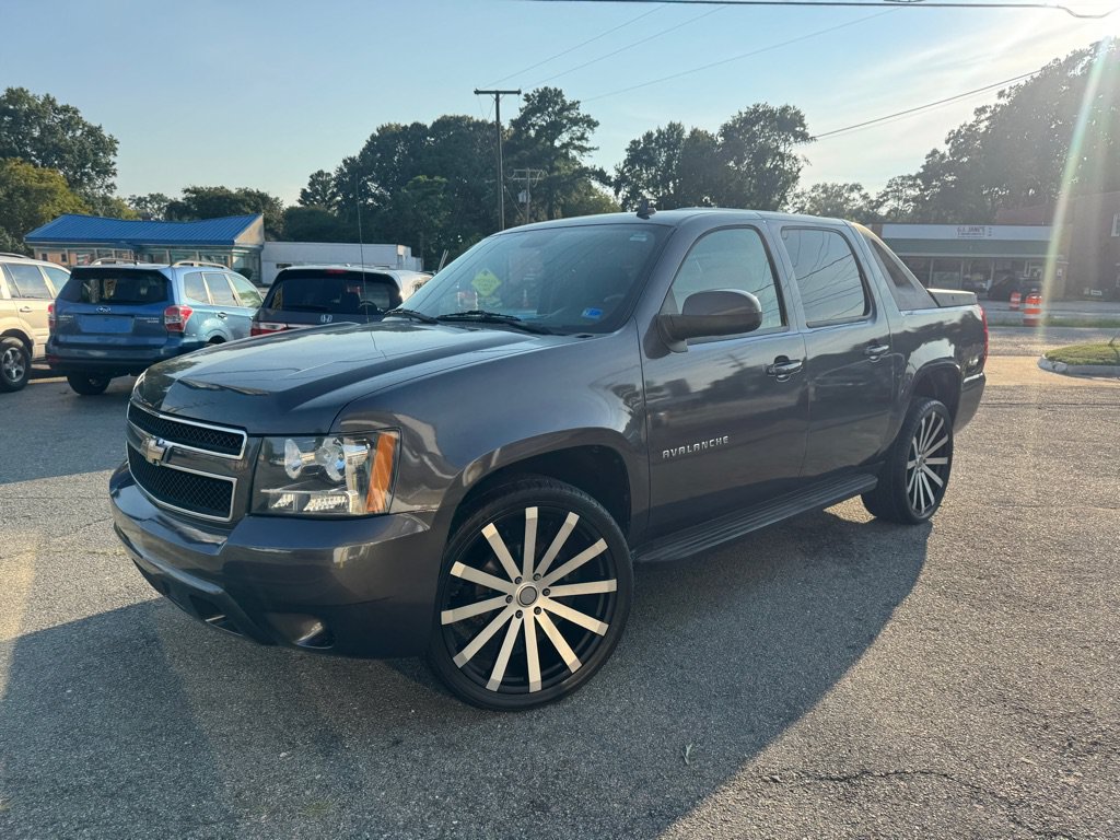 Used 2010 Chevrolet Avalanche LS w/ Interior Plus Package AWD/4WD image 1