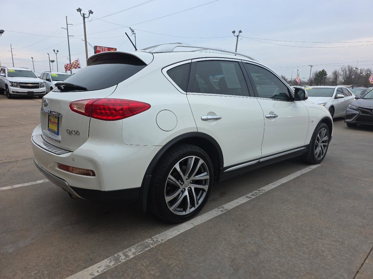 Used 2016 INFINITI QX50 AWD w/ Technology Package image 5