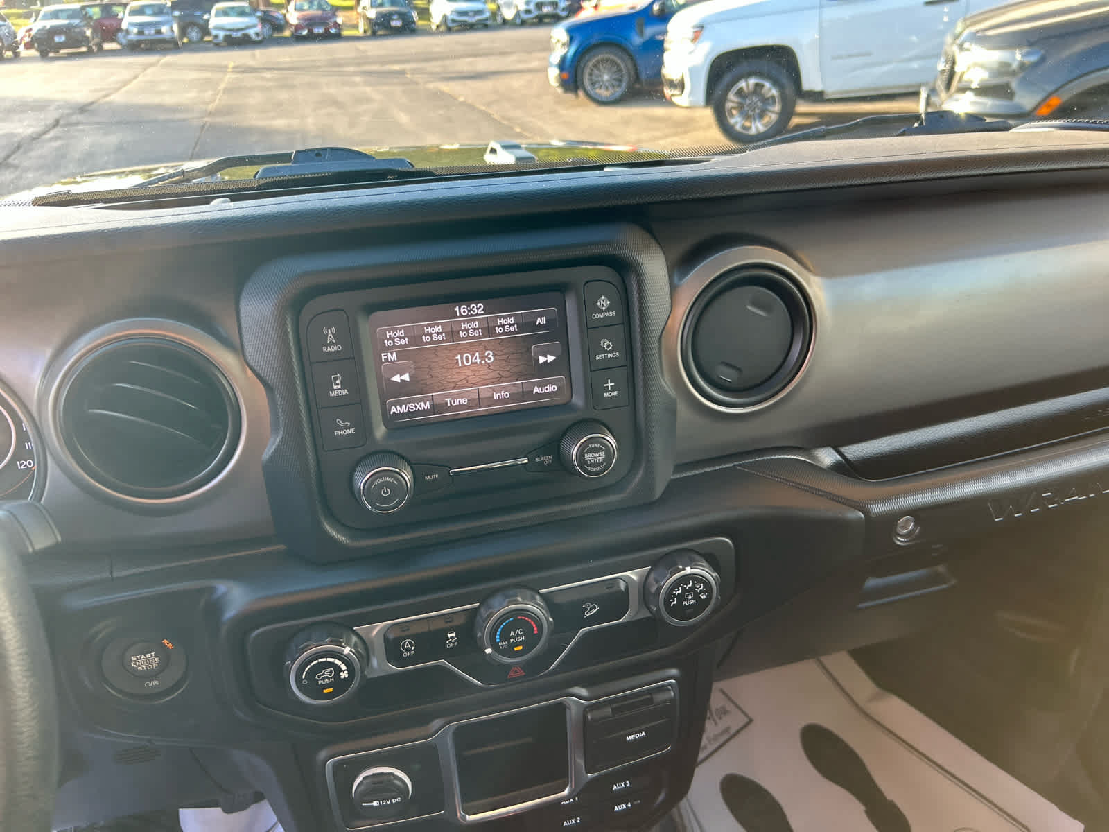 Used 2021 Jeep Wrangler Unlimited Sport AWD/4WD image 16
