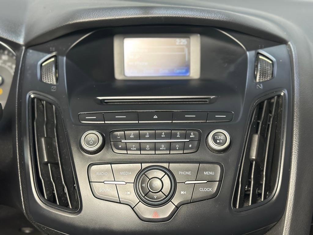 Used 2015 Ford Focus SE FWD image 17