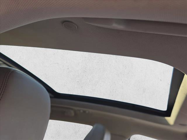 Used 2022 Lincoln Corsair AWD w/ Premium Package image 21