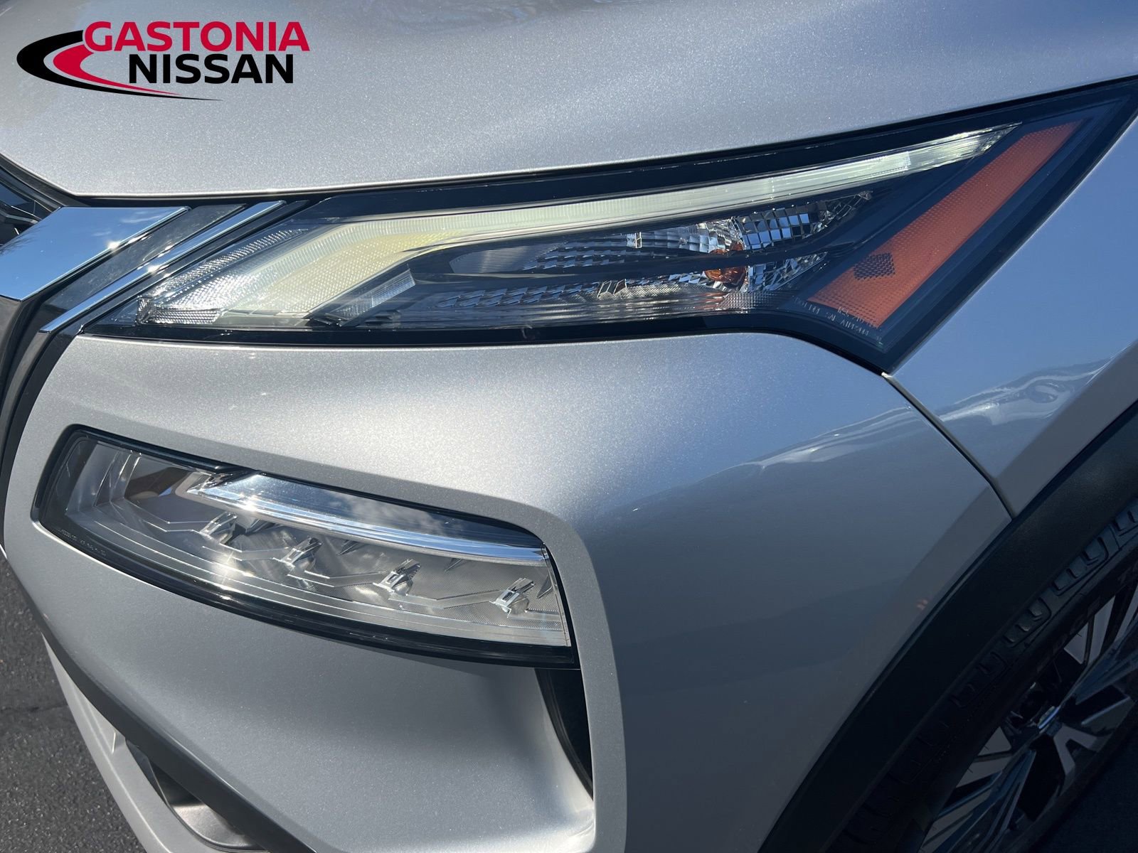 Used 2021 Nissan Rogue SV image 5