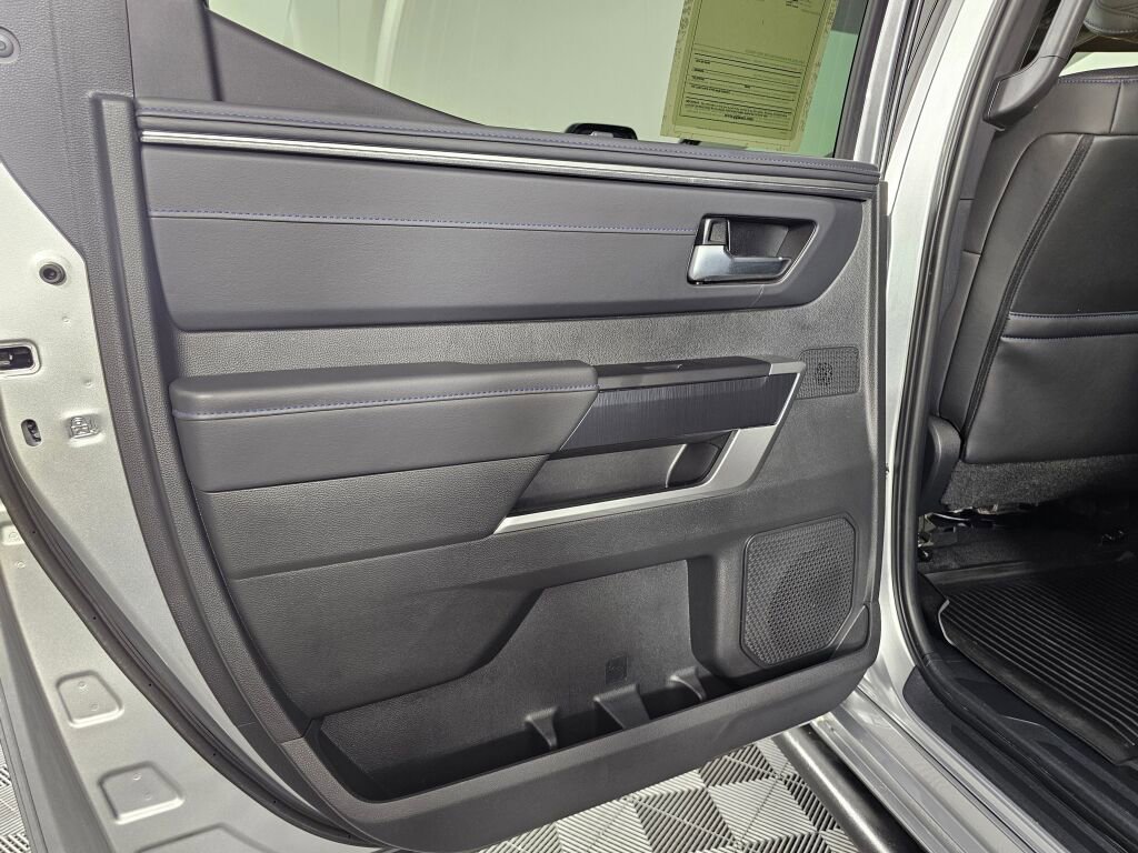 Used 2024 Toyota Tundra Platinum AWD/4WD image 34