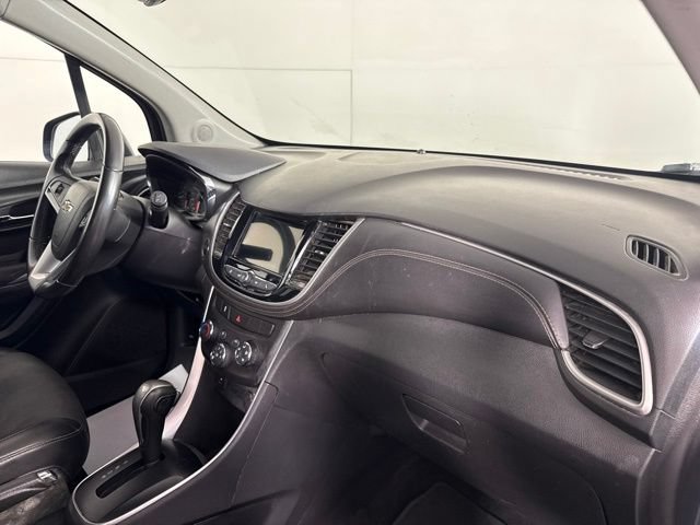Used 2019 Chevrolet Trax LT w/ LT Convenience Package AWD/4WD image 29
