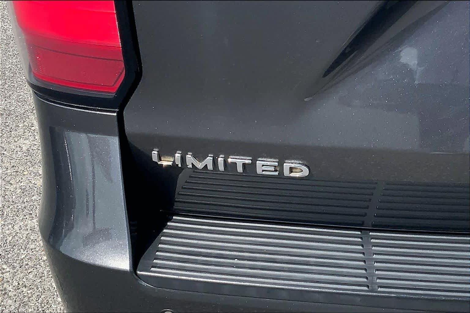 Used 2018 Ford Expedition Limited RWD image 10