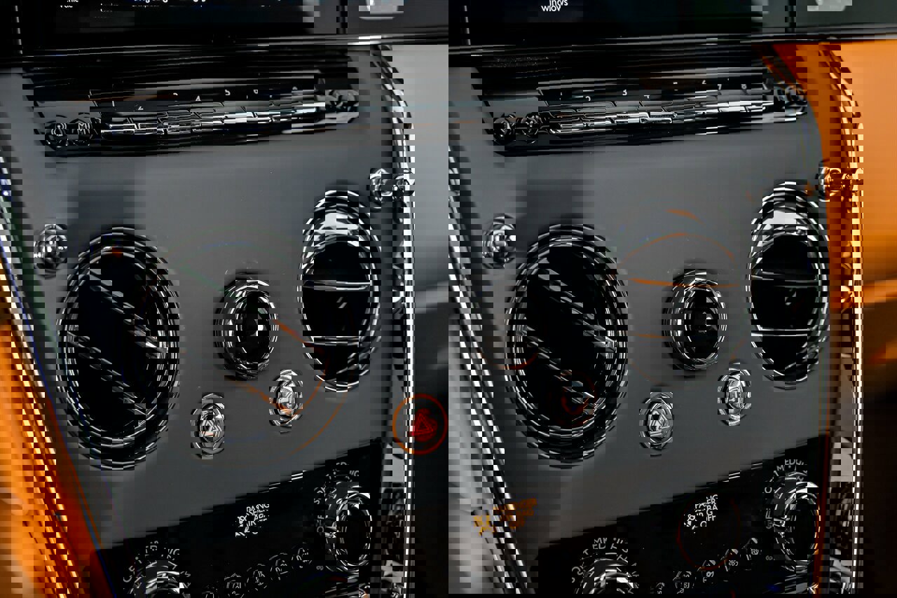 Used 2025 Rolls-Royce Cullinan image 39