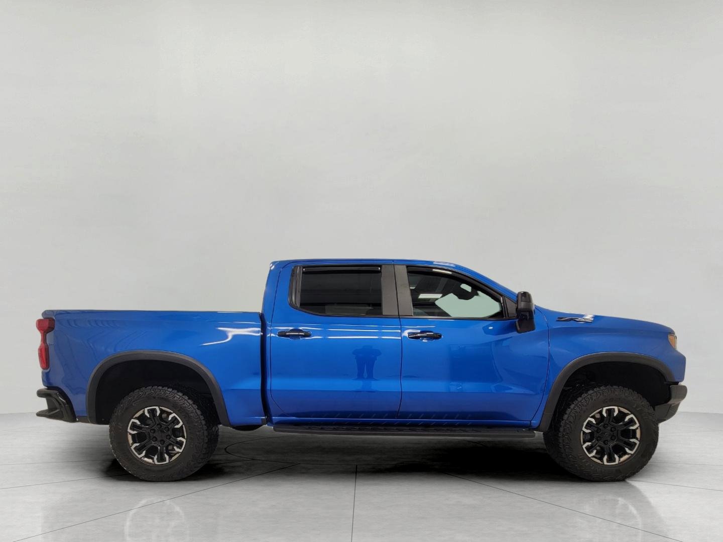 Used 2023 Chevrolet Silverado 1500 ZR2 image 12