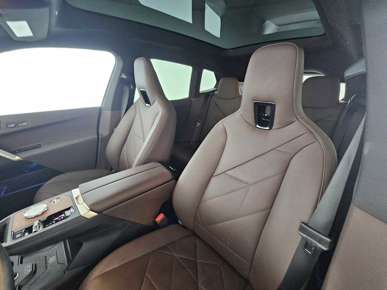 Used 2023 BMW iX xDrive50 w/ Premium Package image 22