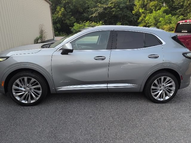 Used 2025 Buick Envision Avenir AWD/4WD image 4