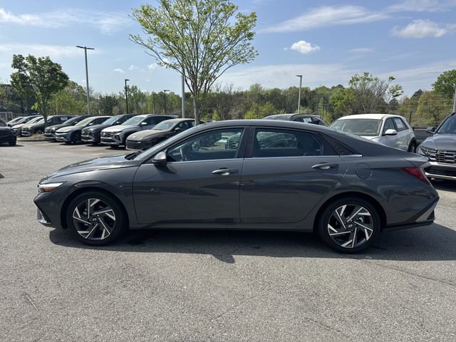 Certified 2025 Hyundai Elantra SEL FWD image 4