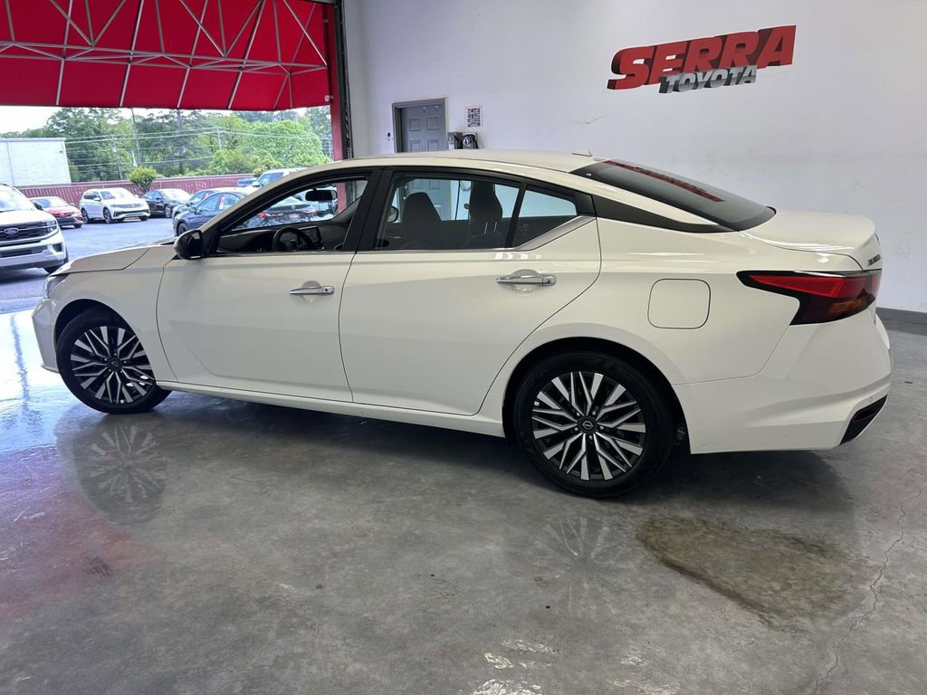 Used 2025 Nissan Altima 2.5 SV FWD image 6