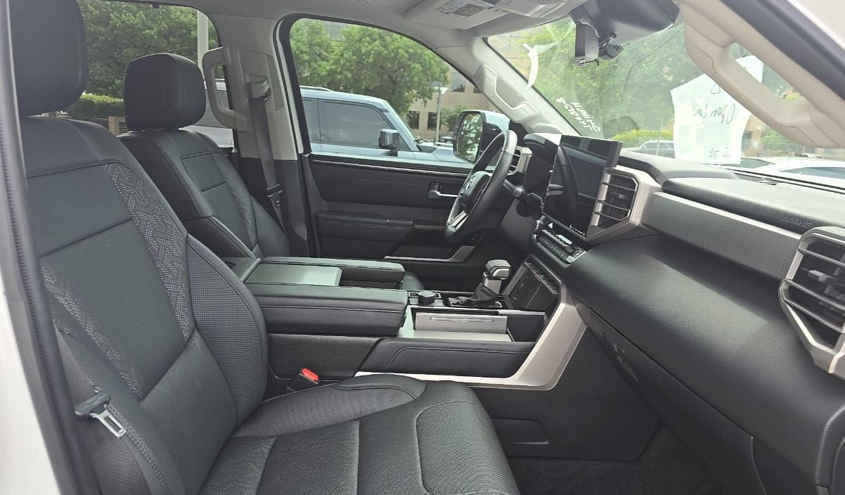 Used 2024 Toyota Sequoia Limited w/ Tow Technology Package AWD/4WD image 8