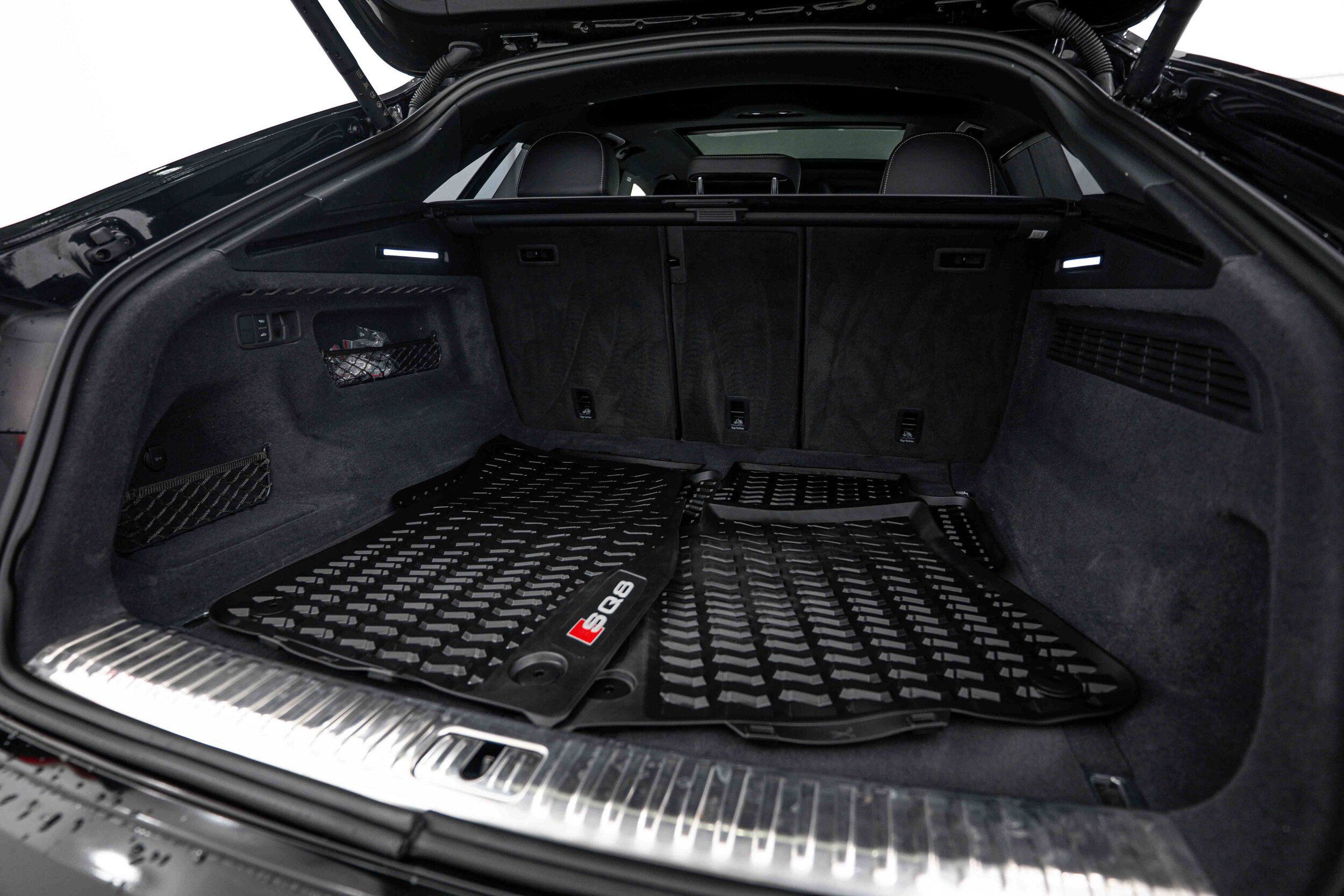 Used 2023 Audi SQ8 Prestige AWD/4WD image 25