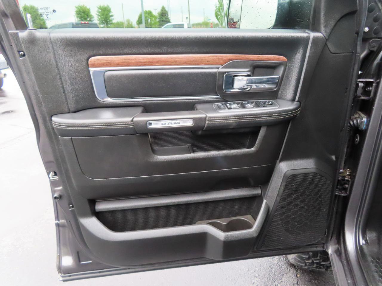 Used 2018 RAM 3500 Laramie AWD/4WD image 27