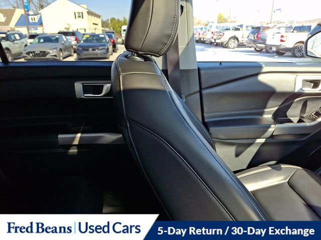 Used 2022 Ford Explorer XLT w/ Equipment Group 202A AWD/4WD image 15