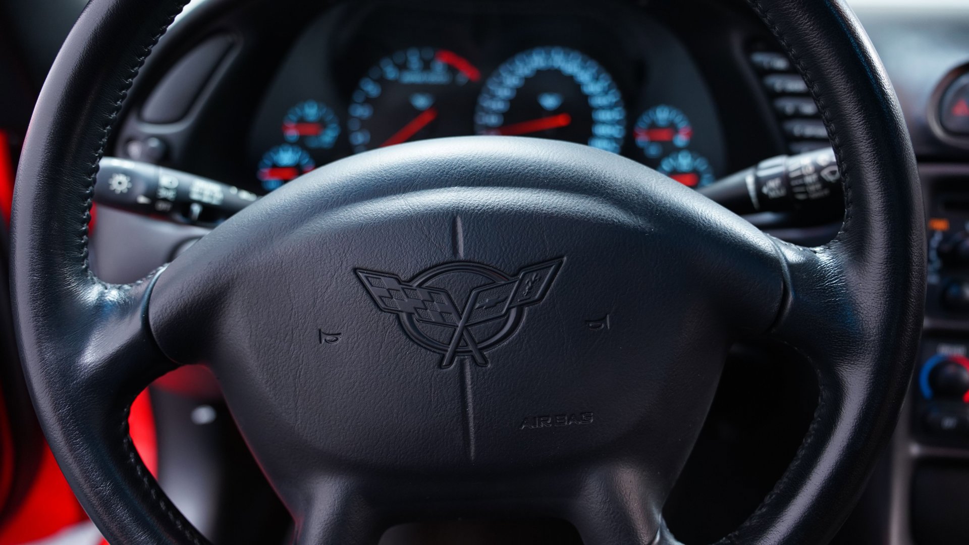 Used 2000 Chevrolet Corvette Coupe w/ Memory Pkg image 34