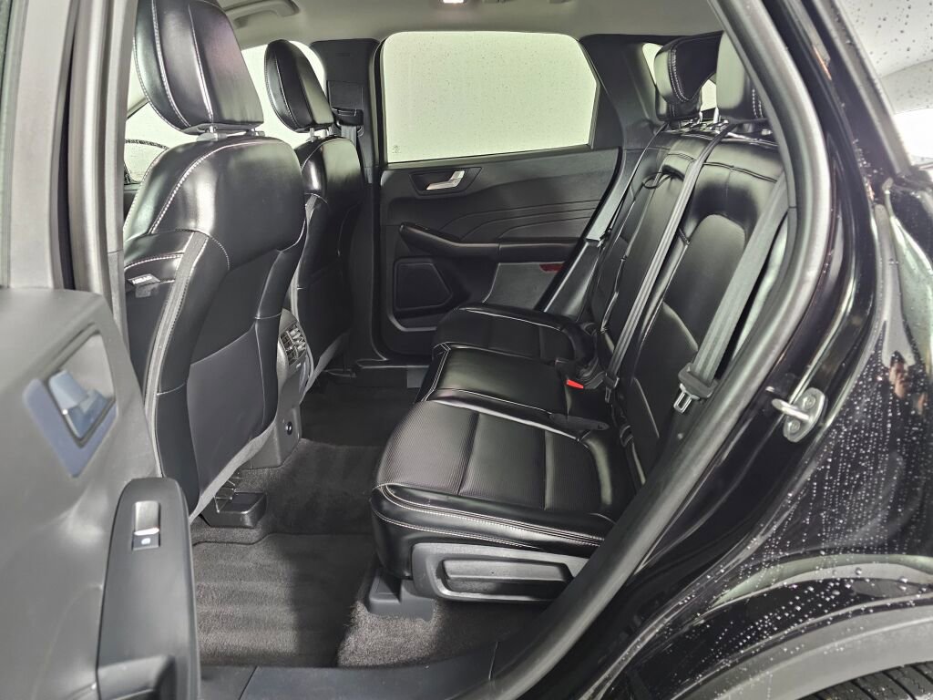 Used 2024 Ford Escape Platinum image 34