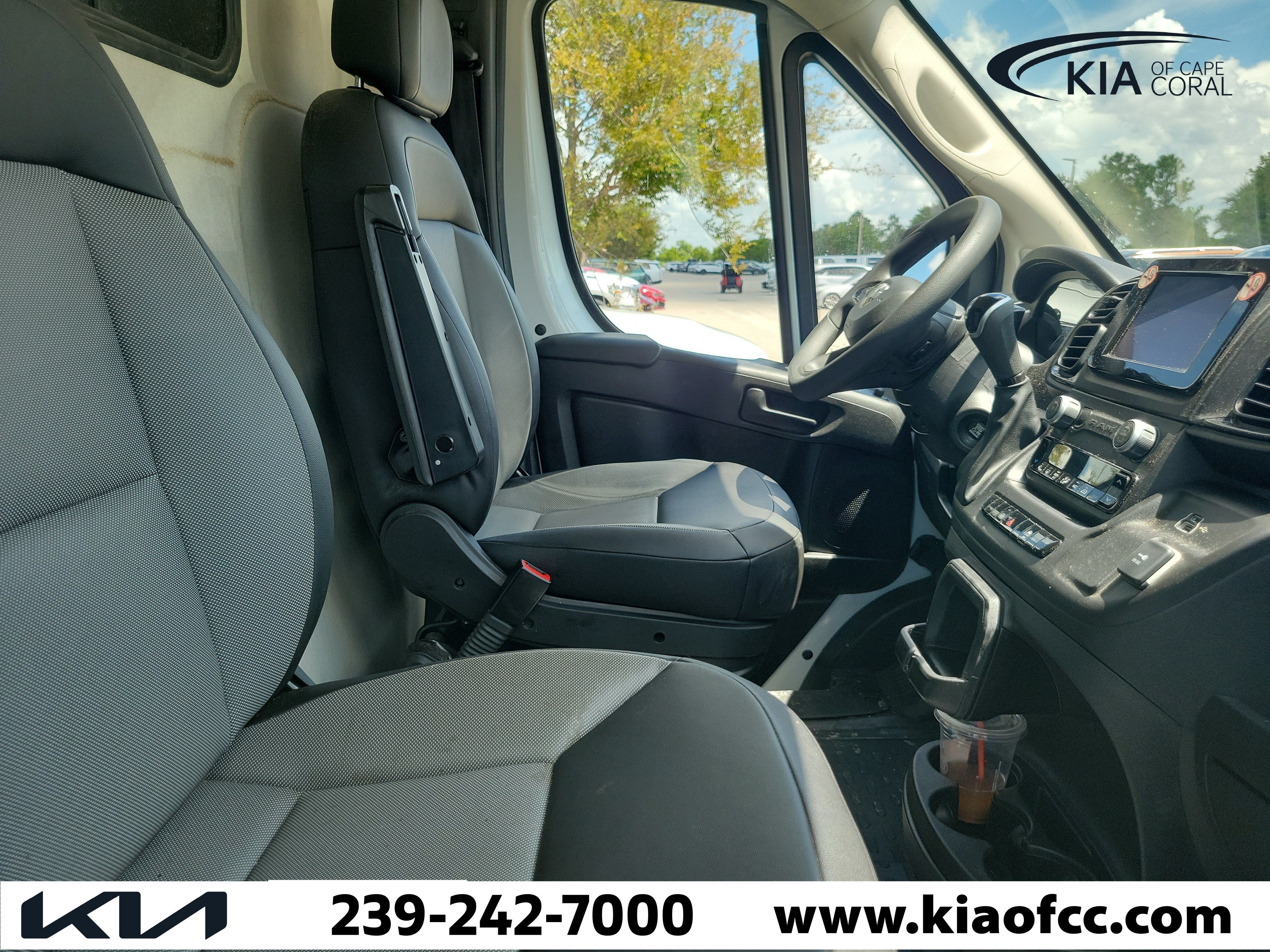 Used 2025 RAM ProMaster 2500 w/ Convenience Group FWD image 10